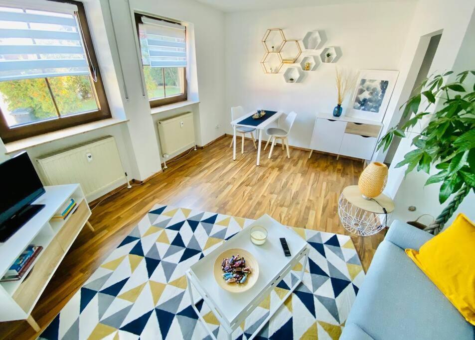 Moderne Wohnung In Vorstadtidylle Zu Bayreuth Heinersreuth ภายนอก รูปภาพ